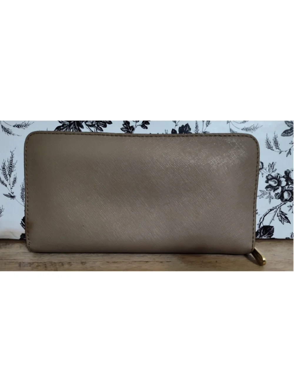 Women's Michael Kors Wallet One Size Beige Gold